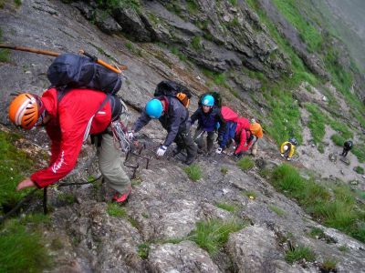 004-Zugspitzanstieg auf Eisenklammern durch die Leiter